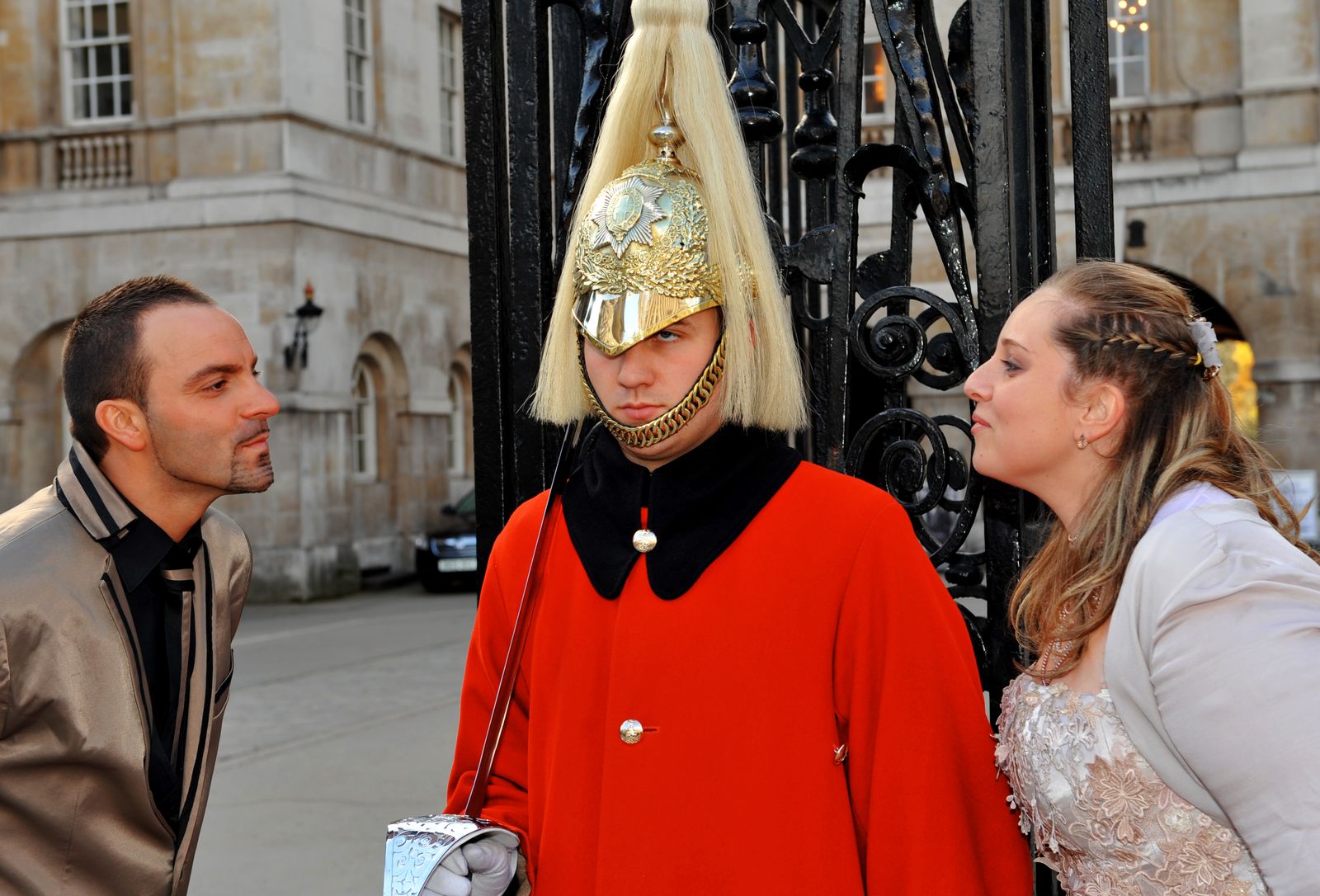 Mariés avec un monsieur à Londres