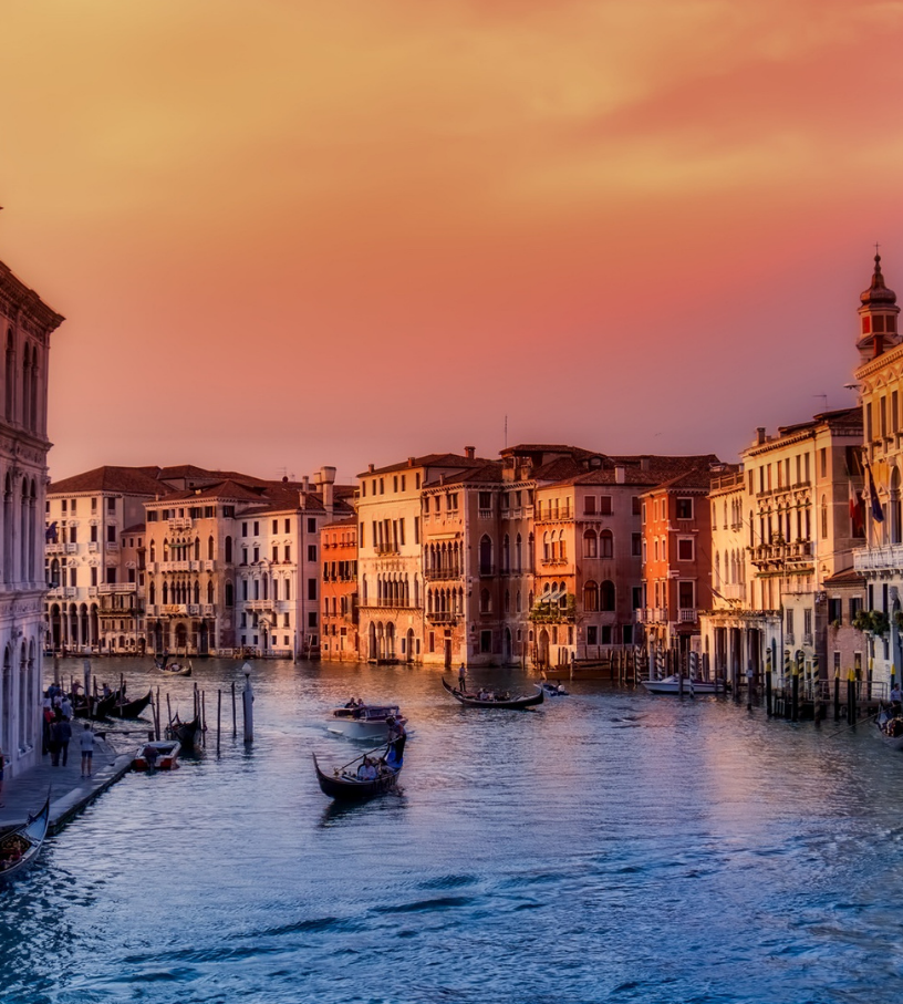 Gondole sur l'eau à Venise